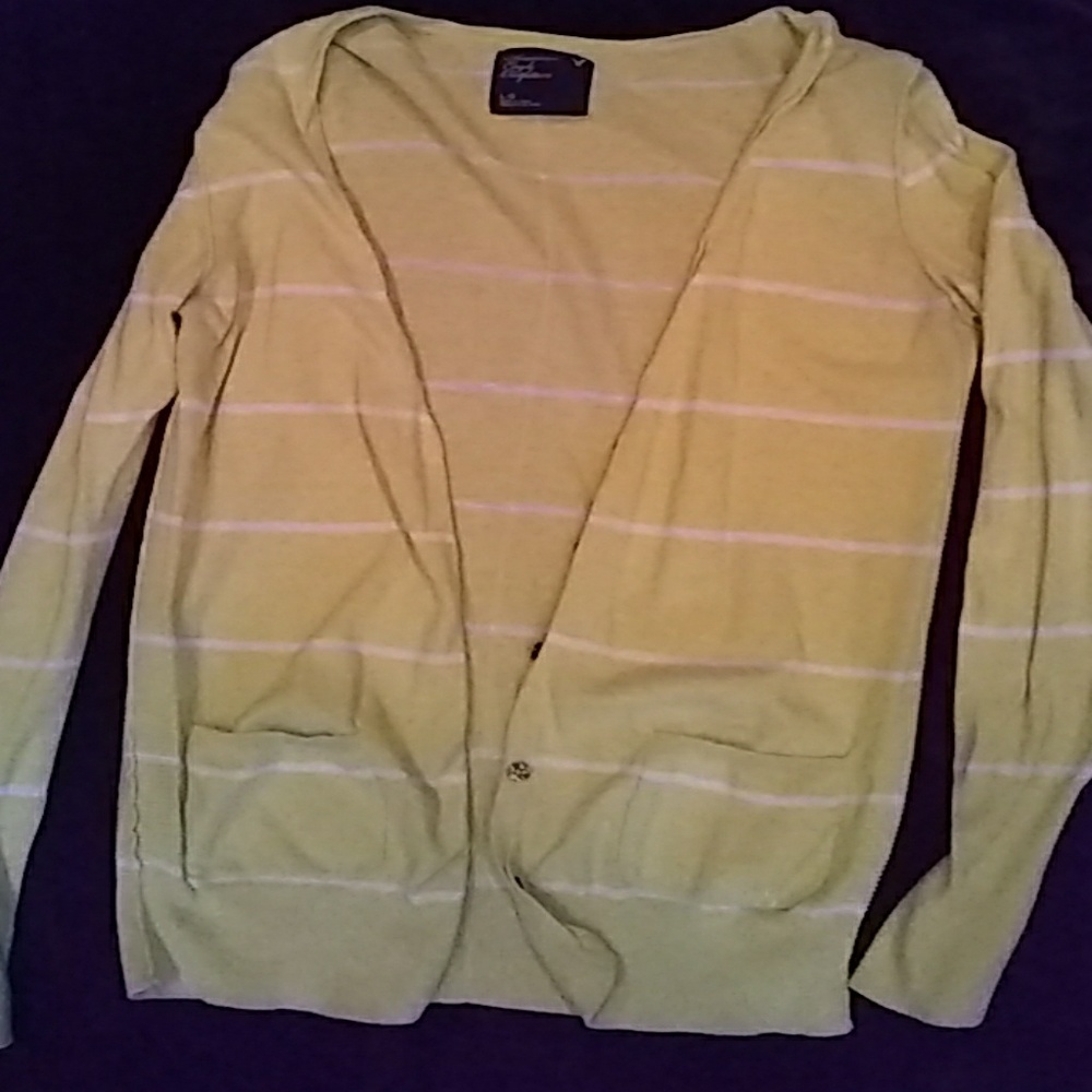 American Eagle lightweight yellow cartigan